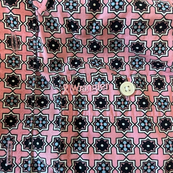 Wrangler Girl Pink Patterned Shirt - Picture 2 of 3